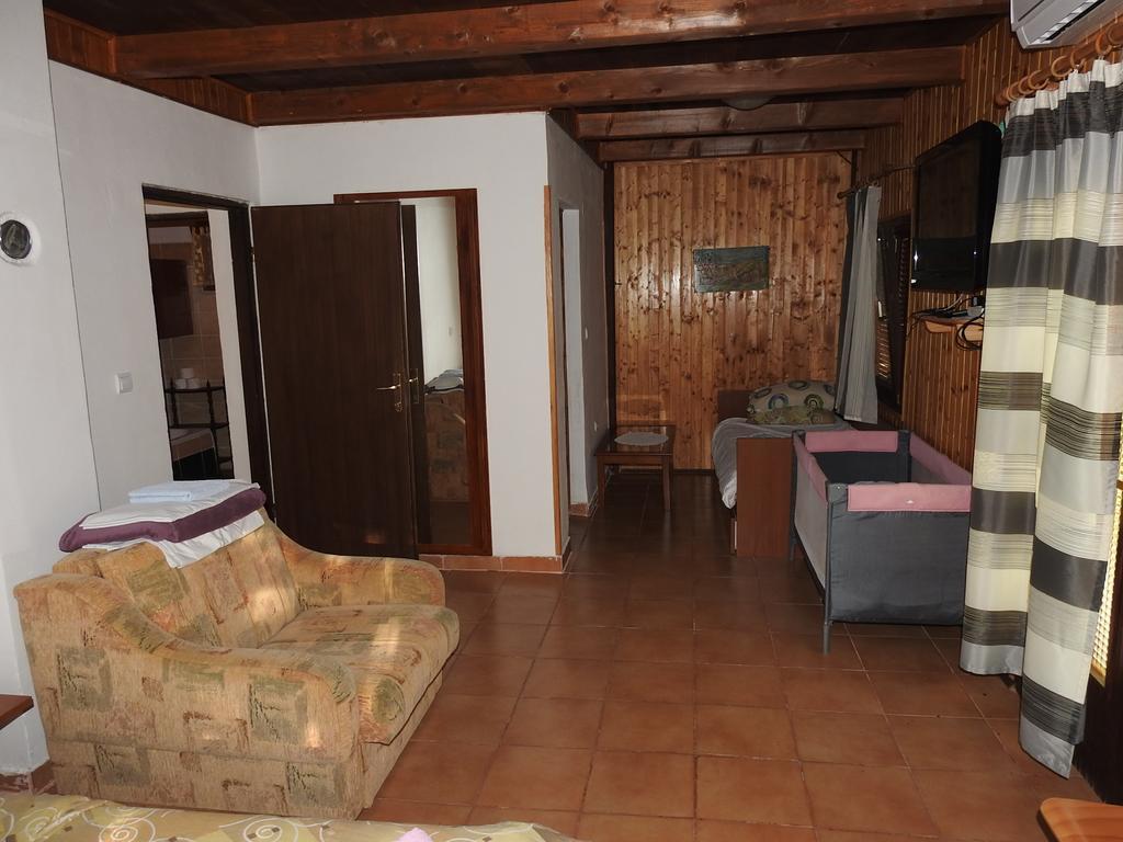 Ranch Farm Stay Rakovica Exterior photo